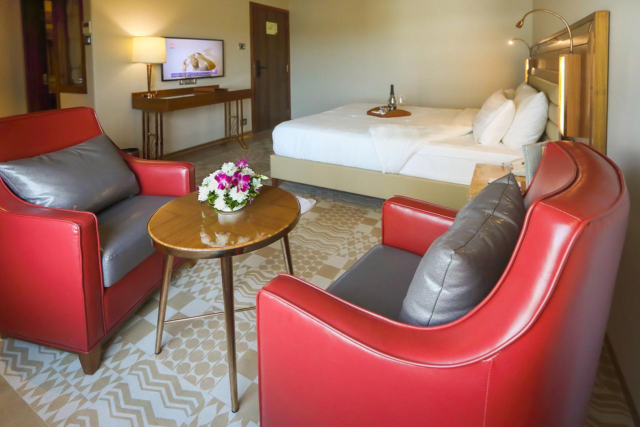 The Grandeur Boutique Hotel Мумбаи Экстерьер фото